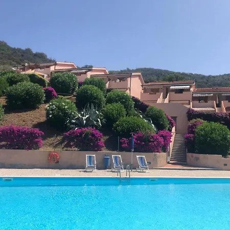 Cala Rossa 35 Wit Pool - Elba Affitti Nisporto