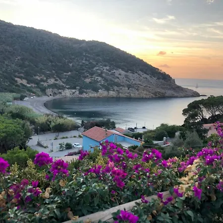 Cala Rossa 35 Wit Pool - Elba Affitti * Nisporto